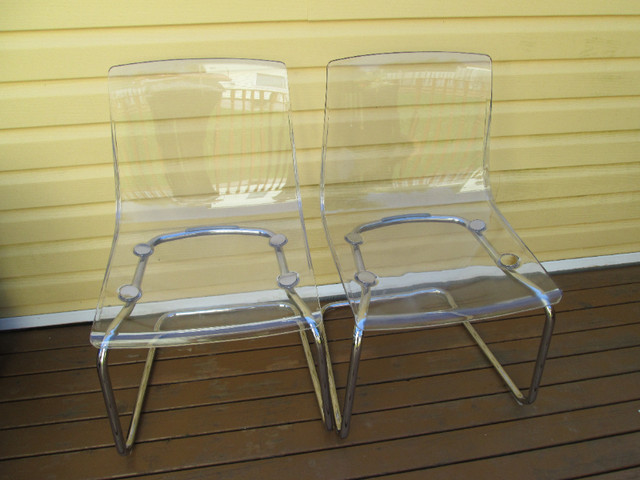 4 IKEA TRANSPARENT CHAIRS in Chairs & Recliners in New Glasgow - Image 3