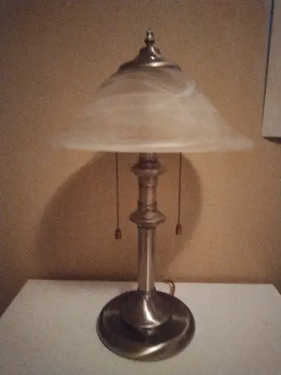 Lampe avec chaînes, View more