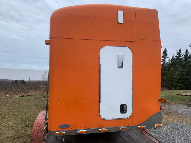 Peterbilt sleeper in Heavy Trucks in Saint John - Image 3