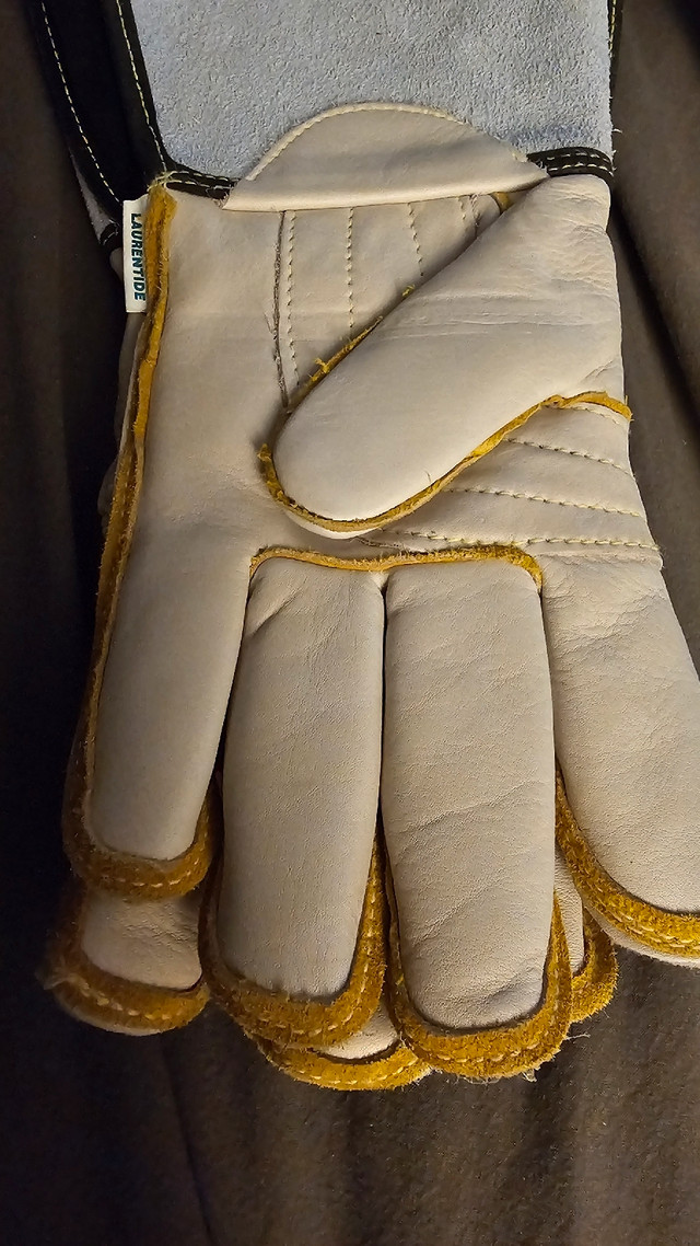 Hercules Linemen Leather winter Work Gloves size small in Men's in Edmonton - Image 2