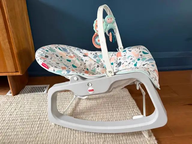 Baby bouncy chair in Playpens, Swings & Saucers in City of Toronto - Image 3