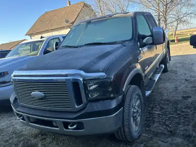 ------ F150 XTR 2011 3.7L. 4 door white ------- -----F150 Lariat 2008 5.4L 4 door green----- ----- F...