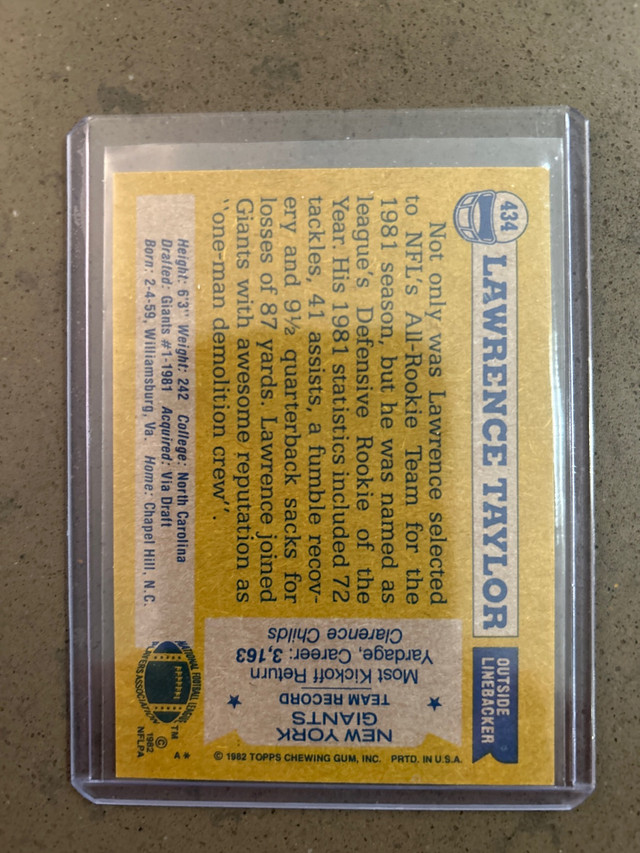 1982 Lawrence Taylor Rookie Card in Arts & Collectibles in Markham / York Region - Image 2