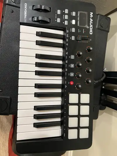 m-audio oxygen 25, View more