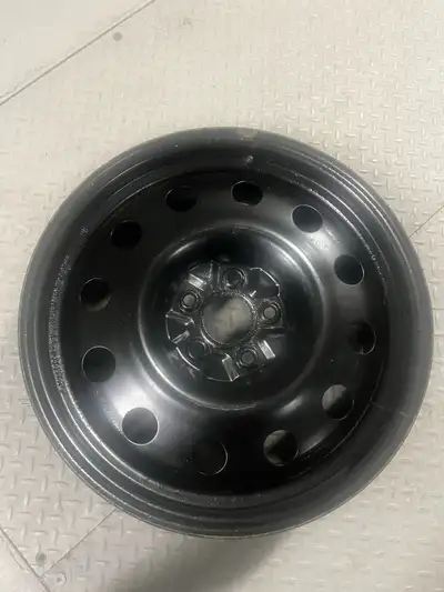 I'm selling 4 steel rims, size 18x7.0, with a 5x114.3 bolt pattern. This rims are in used condition,...