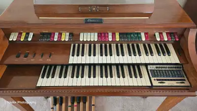 Thomas Organ with bench, View more