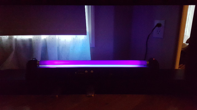 Blacklight Bar with Fixture - $40 in Indoor Lighting & Fans in Calgary - Image 2