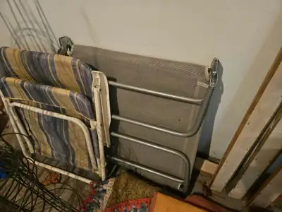 2 Foldable striped fabric chairs - BidRush Lot 24, View more