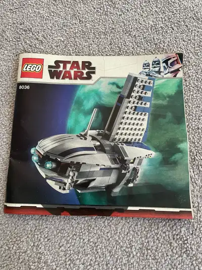 Dive into the Star Wars universe with this LEGO Republic Gunship, set 8036! This set is not new, but...