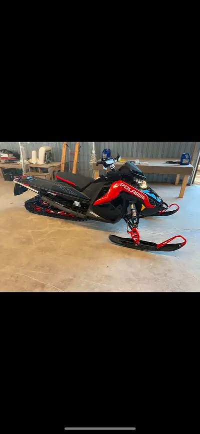 2021 650 Polaris Switchback Assault 146 Maintained at the dealer every fall. 8500km Cargo bag Scratc...