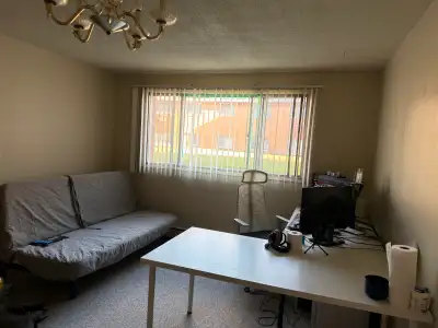 $859/MO + $60/MO outdoor parking *Including Heat and Water *Not including Hydro/Internet Grant Park...