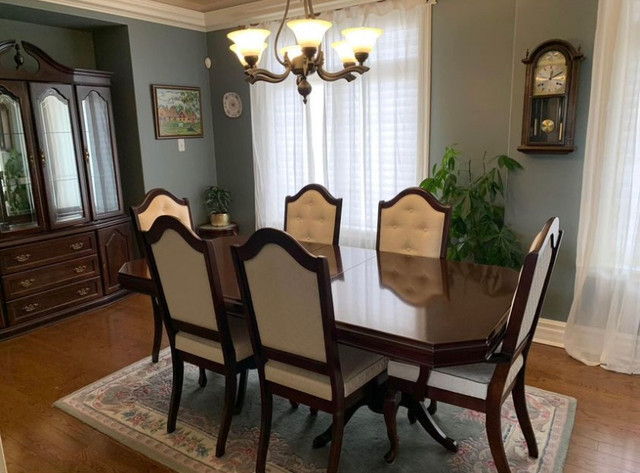 Dining Room Set in Dining Tables & Sets in Dartmouth - Image 2