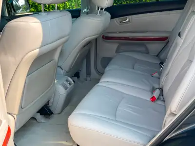 Driven 179,000 KM multiple parts changed recently for $2,200, sunroof, leather, 4x4