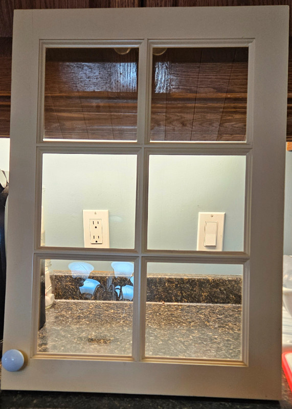 3 Premium Glass & Wood Kitchen Doors 17 1/4" wide x 24" high in Windows, Doors & Trim in Belleville - Image 2