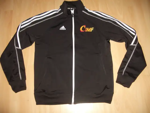 sport jacket ADIDAS full zipper size S men in Men's in City of Montréal - Image 3