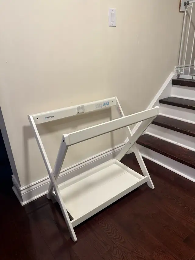 UPPAbaby Bassinet / Stand / and Laundry Hamper Inserts in Cribs in Mississauga / Peel Region - Image 4
