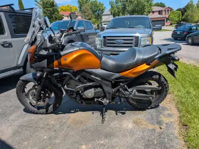 Vstrom 650 52,000 km Lots of add ons: 12v plug, Heated grips, Steel Skid plate, Crash bars, Givi air...
