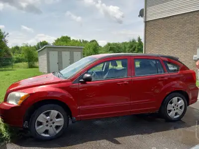 176 511 km $2,000 Dodge Caliber 2009 SXT for sale as is, 4 cylinders with automatic transmission and...