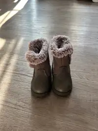 Baby mid-season boots 
