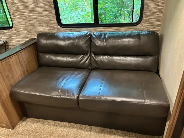 2019 grand river 29bhs bunkhouse tv in RVs & Motorhomes in Muskoka - Image 11