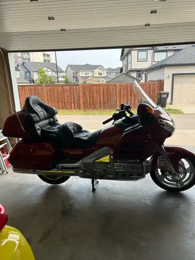 If you’re looking for an excellent motorcycle in brand new condition, check this one out! It only ha...