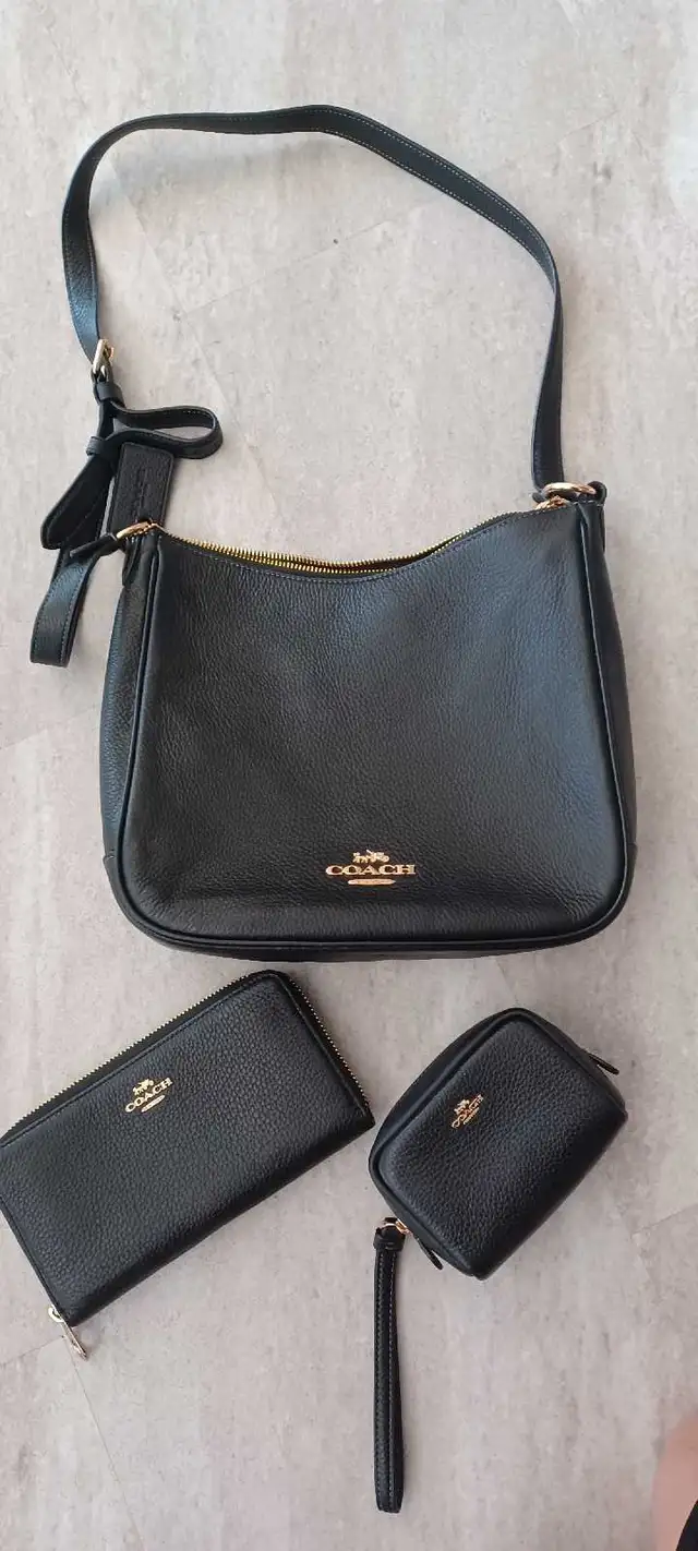 Authentic coach bundle437917752943585280