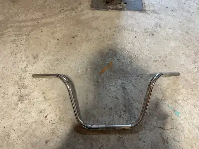 Guidon était sur Harley Softail 2016 demande seulement 40 $