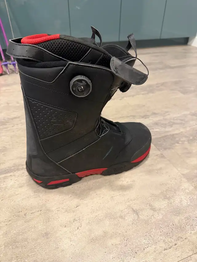 160cm  Snowboard with Flux bindings, Salomon Boots and in Snowboard in Edmonton - Image 11