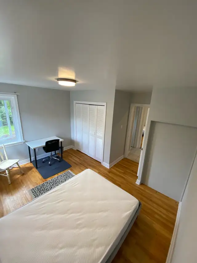 BEDROOM FOR RENT IN LUXURY STUDENT RENTAL NEAR CARLETON U! in Room Rentals & Roommates in Ottawa - Image 4
