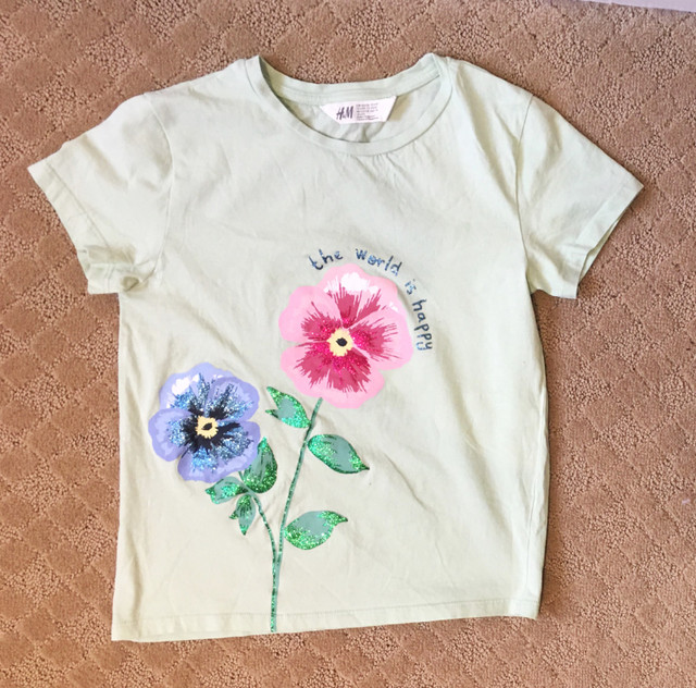 H&M 6-8 Floral Grey  Tee Tops, Shirts & T-Shirts For Girls in Kids & Youth in City of Toronto