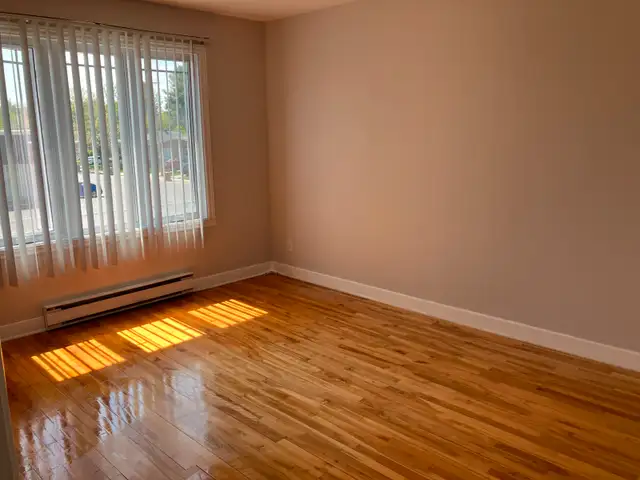 A LOUER - Grand 5 1/2 lumineux à Trois-Rivières ( De Normanville in Long Term Rentals in Trois-Rivières - Image 5