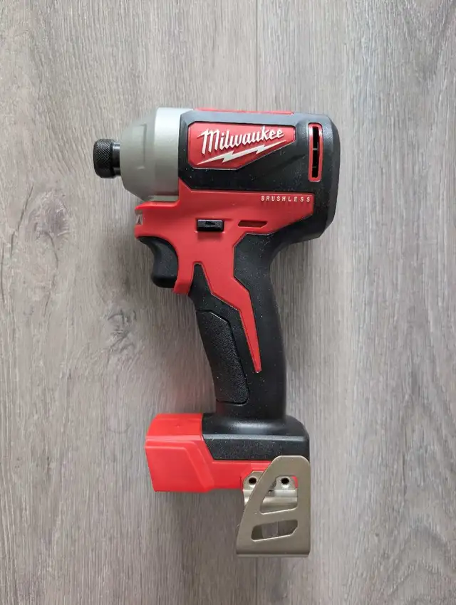 Milwaukee 2850-20M18 1/4" Hex Impact Driver Bare Tool in Power Tools in City of Toronto - Image 3