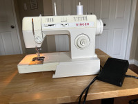 Singer sewing machine-Model 3314 C