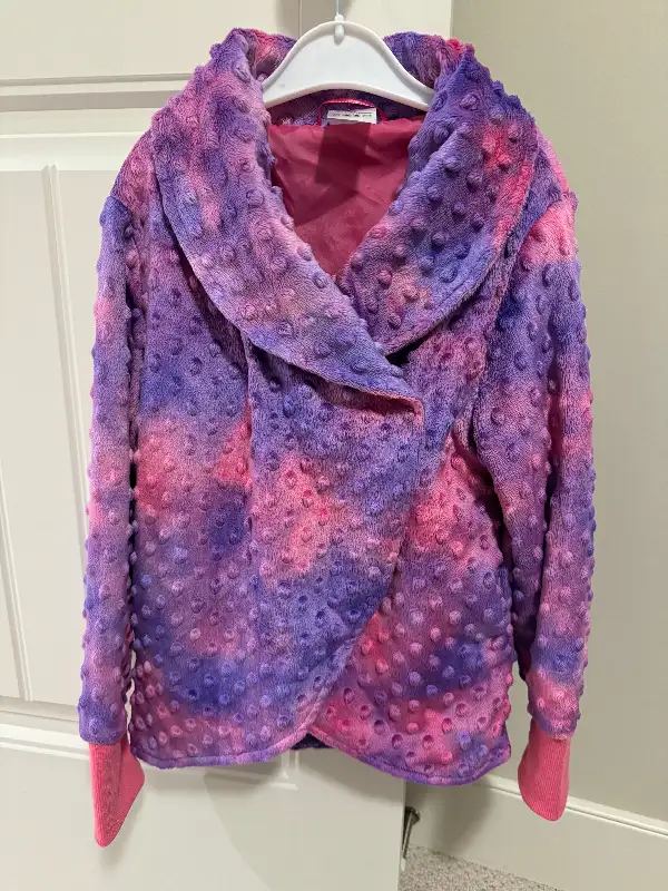Girls Limeapple Minky Bubble Sweater - size 6 in Kids & Youth in Calgary - Image 2