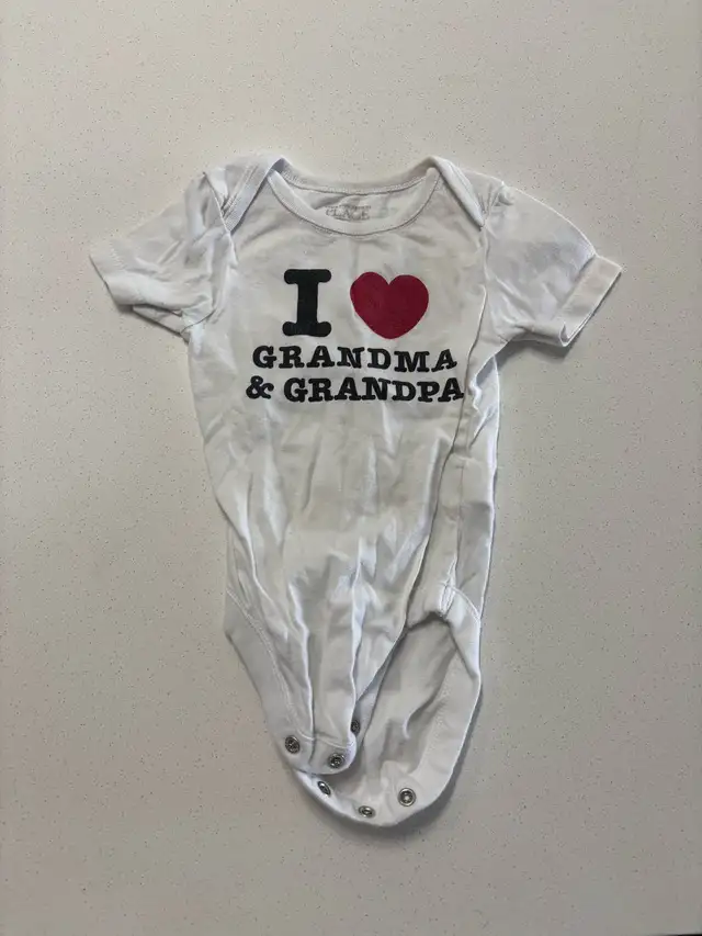 The Children’s Place Grandma & Grandpa Onesie in Clothing - 6-9 Months in Calgary - Image 2