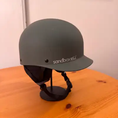 For sale is a Sandbox Classic 2.0 snowboard helmet in size medium. This helmet is in good condition...