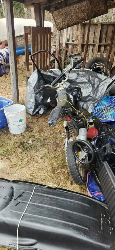 Chinese dirt bike for parts or fixing. Engine ran but had carbs issues. Throttle cable is broken now...