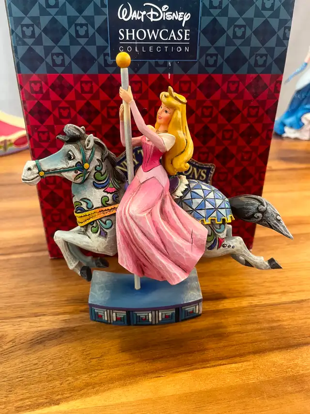 Jim Shore Disney tradition carousel princess in Arts & Collectibles in Laurentides - Image 7