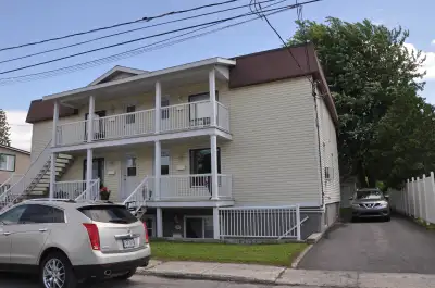 Grand  4 1/2 secteur Iberville