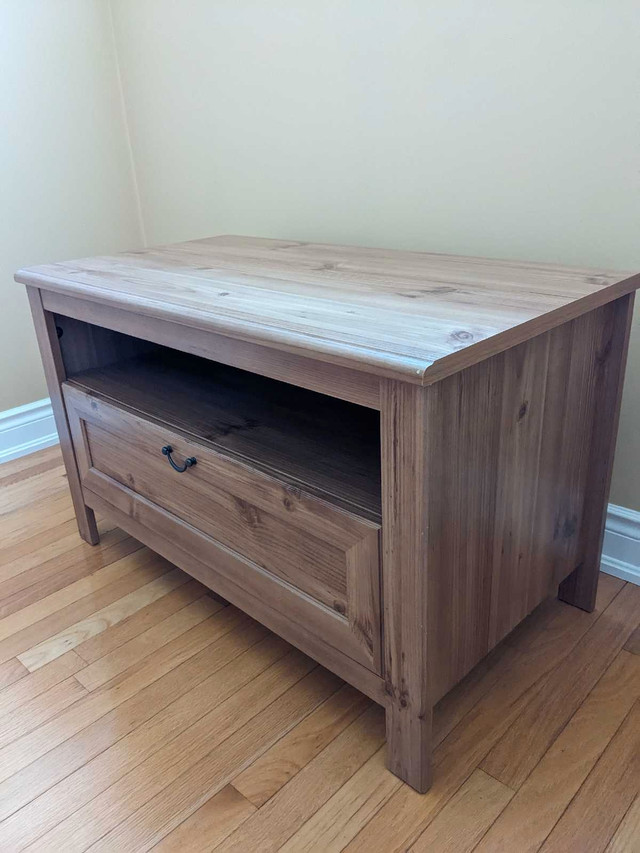 One Drawer Cabinet / TV Stand  in Hutches & Display Cabinets in Mississauga / Peel Region - Image 2