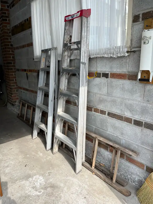 5’ and 6’ Aluminum Ladders in Ladders & Scaffolding in City of Toronto - Image 3