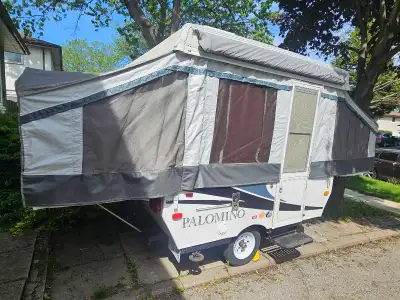 Well-maintained 2012 Palomino pop-up trailer. Always stored indoors in a garage during the winter, h...