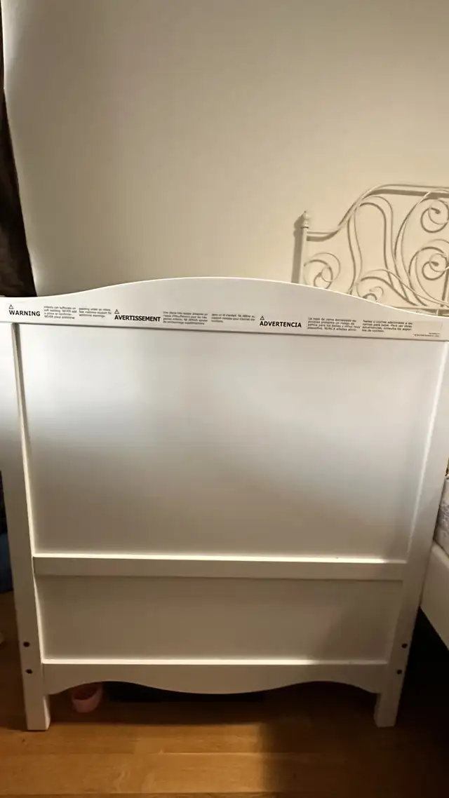 IKEA Crib (White) + Mattress & Cover – Excellent Conditio in Cribs in City of Toronto - Image 4