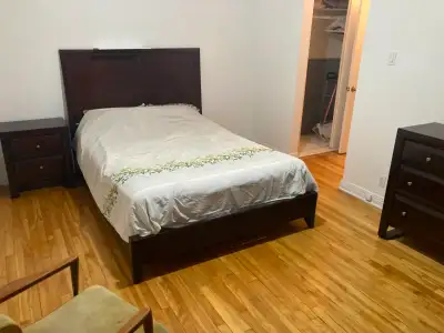 TRÈS GRAND 3½ MEUBLÉ – TOUT INCLUS – STATIONNEMENT – RIDGEWOOD Avenue Ridgewood, Montréal 1 490 $ /...