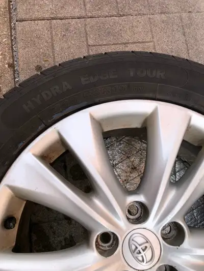 235/55R18 Rav4 Toyota