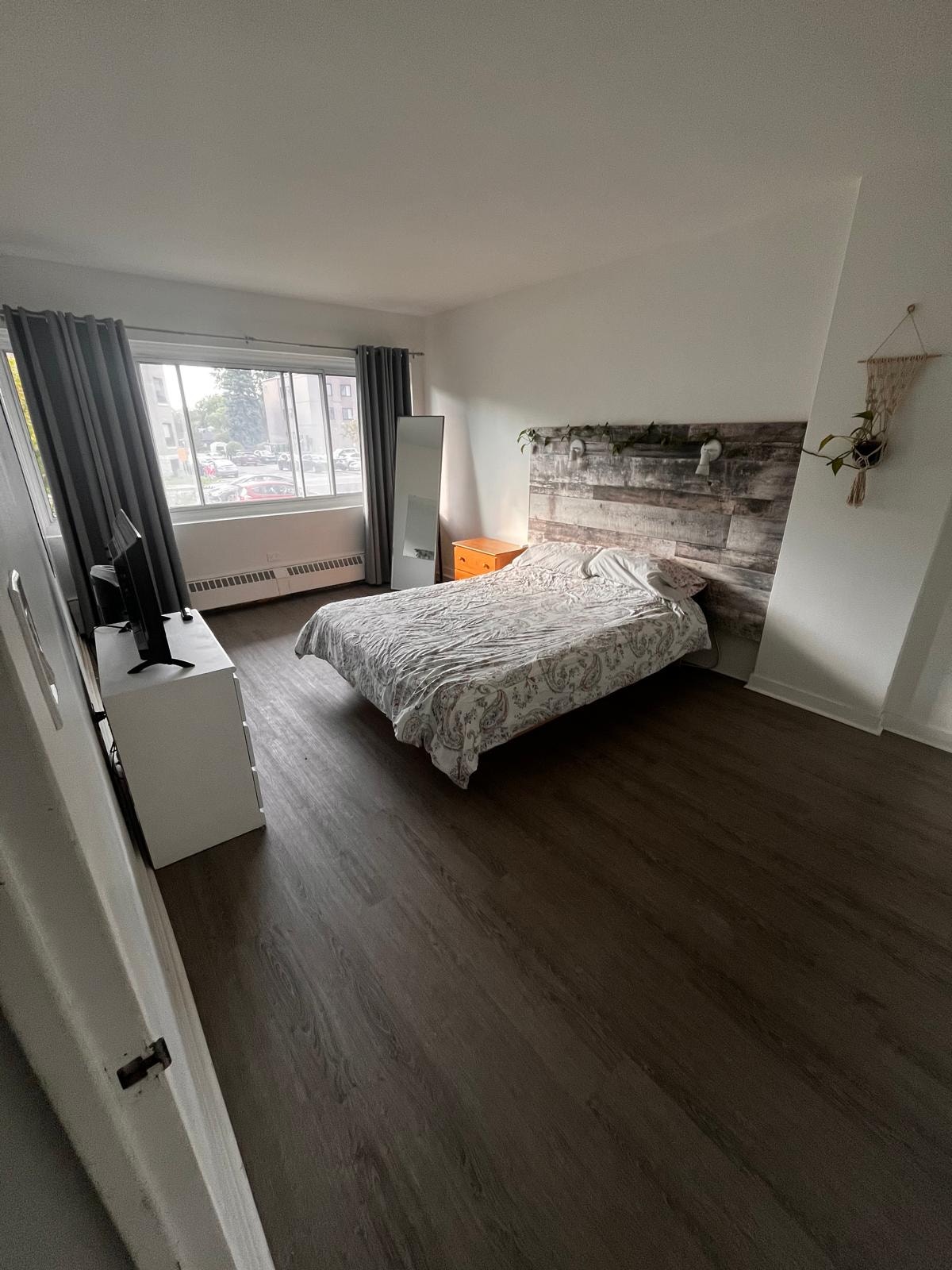 1150 Boulevard Cote Vertu Ouest — photo 1