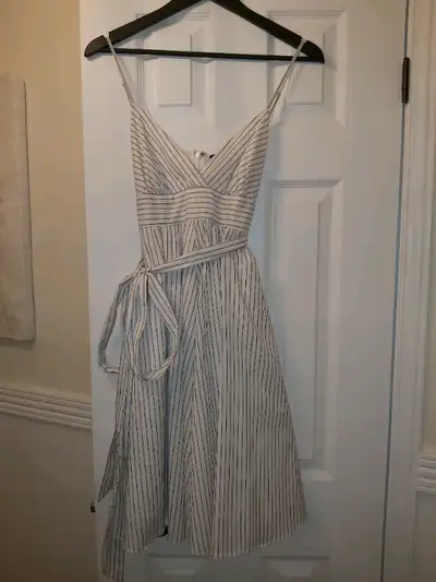 Beautiful Club Monaco dress, View more