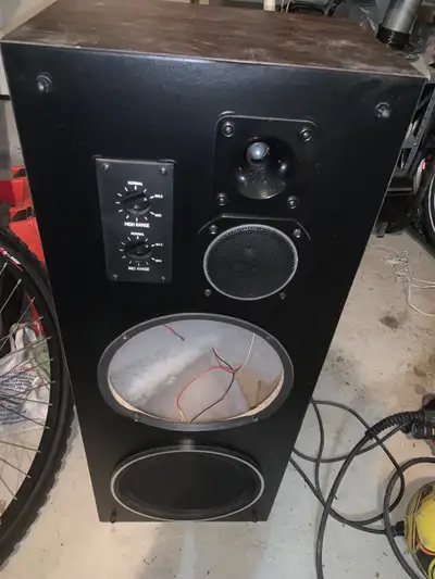 Vivid TX440 tower speaker Only 1 box, View more