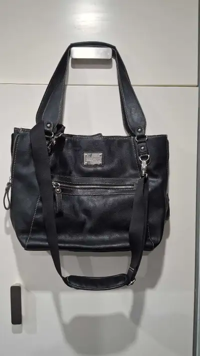 Kenneth Cole Reaction Designer Handbag  In Excellent Condition, View more