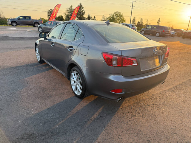 2012 Lexus IS250 AWD –  CLEAN CARFAX in Cars & Trucks in Mississauga / Peel Region - Image 4